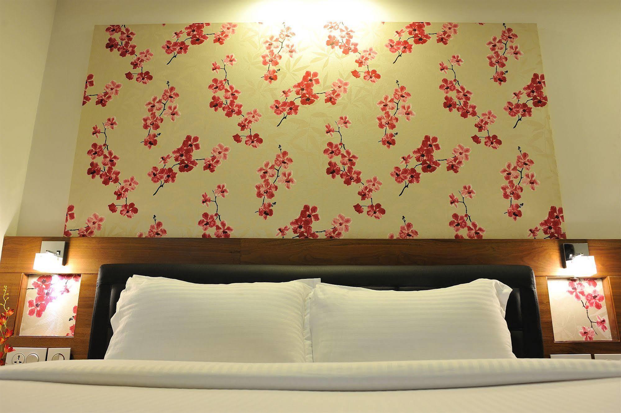 Hotel Niharika Calcutta  Esterno foto