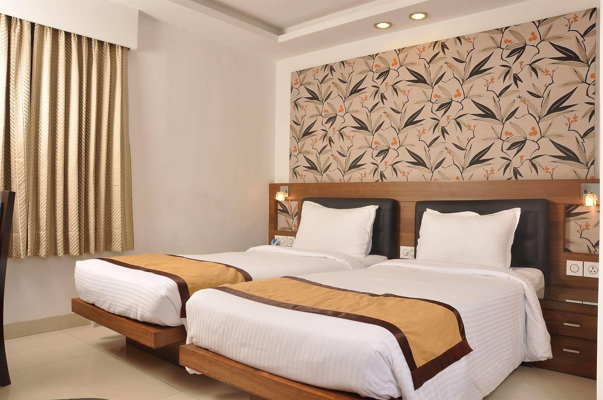 Hotel Niharika Calcutta  Esterno foto