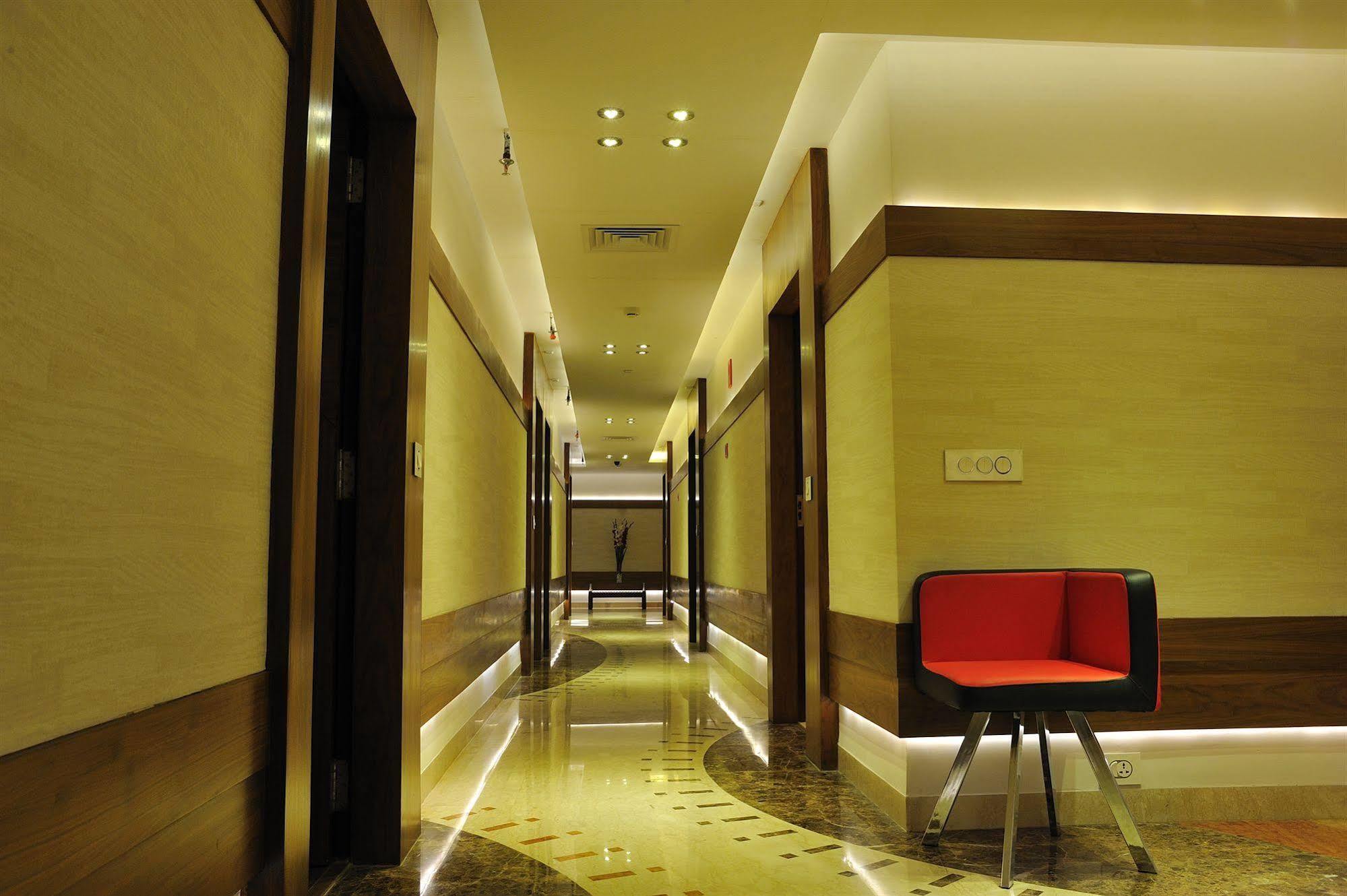 Hotel Niharika Calcutta  Esterno foto
