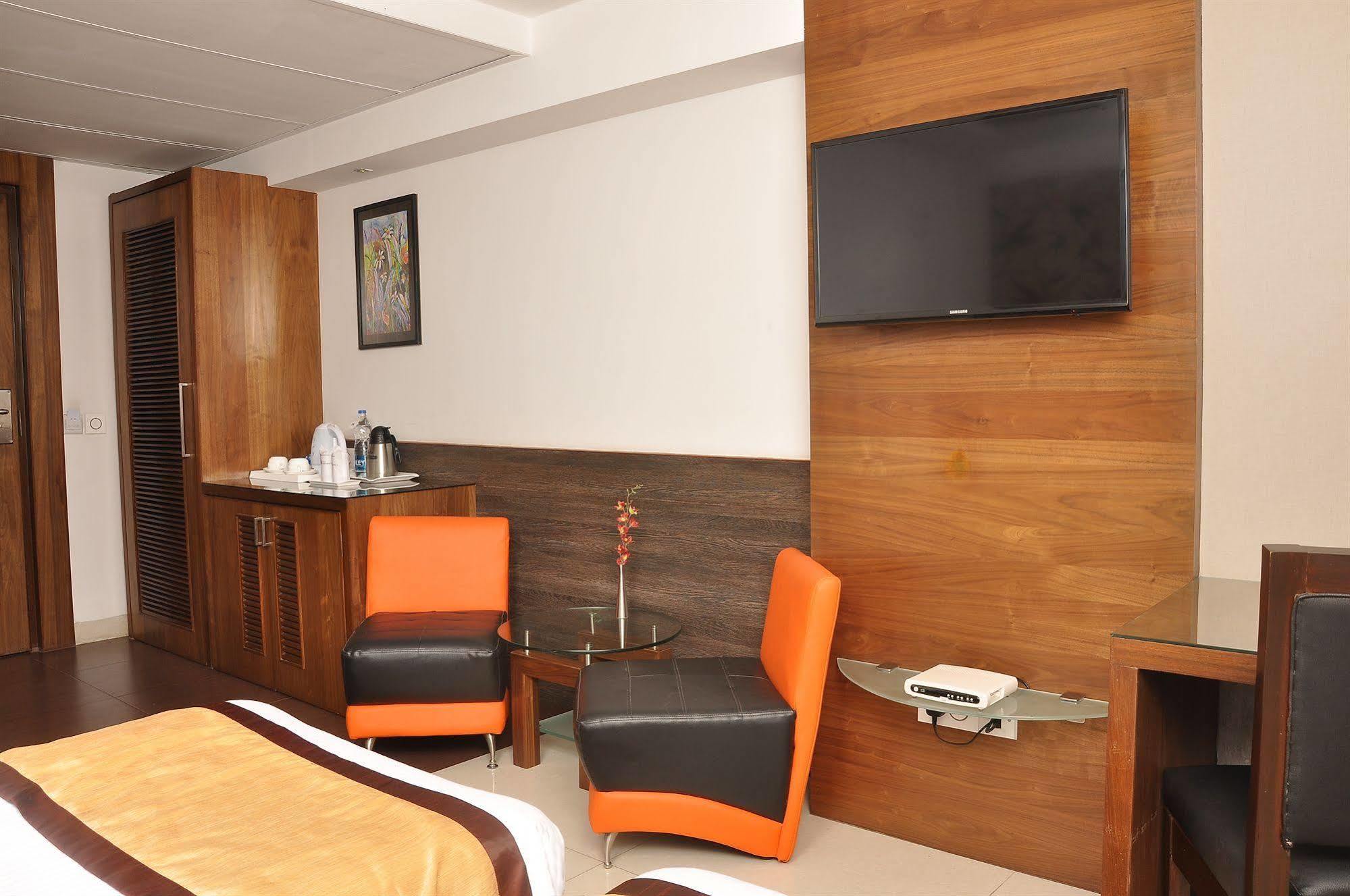 Hotel Niharika Calcutta  Esterno foto
