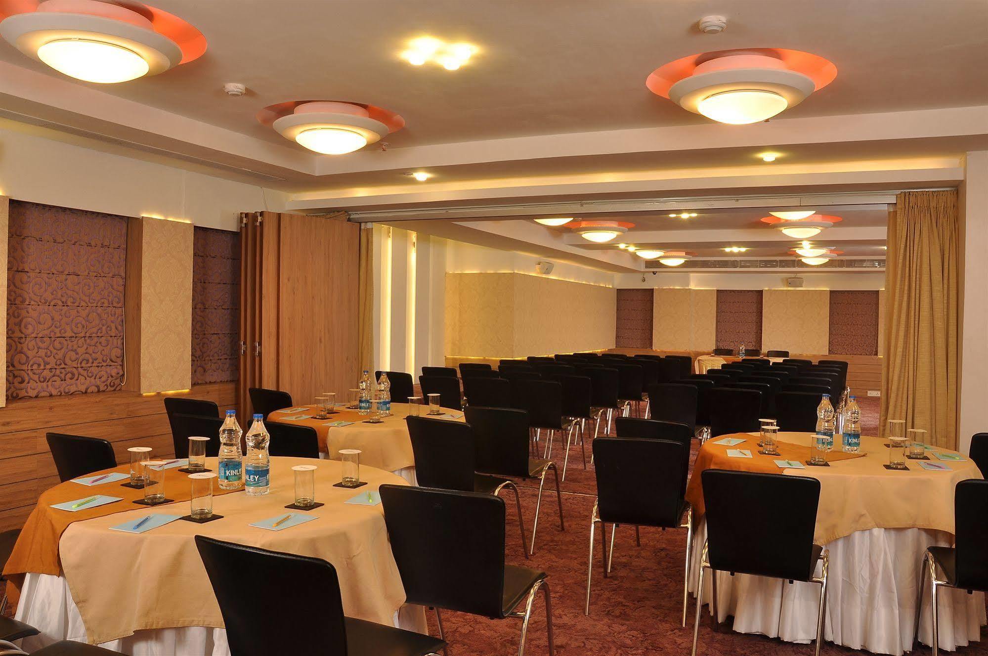 Hotel Niharika Calcutta  Esterno foto