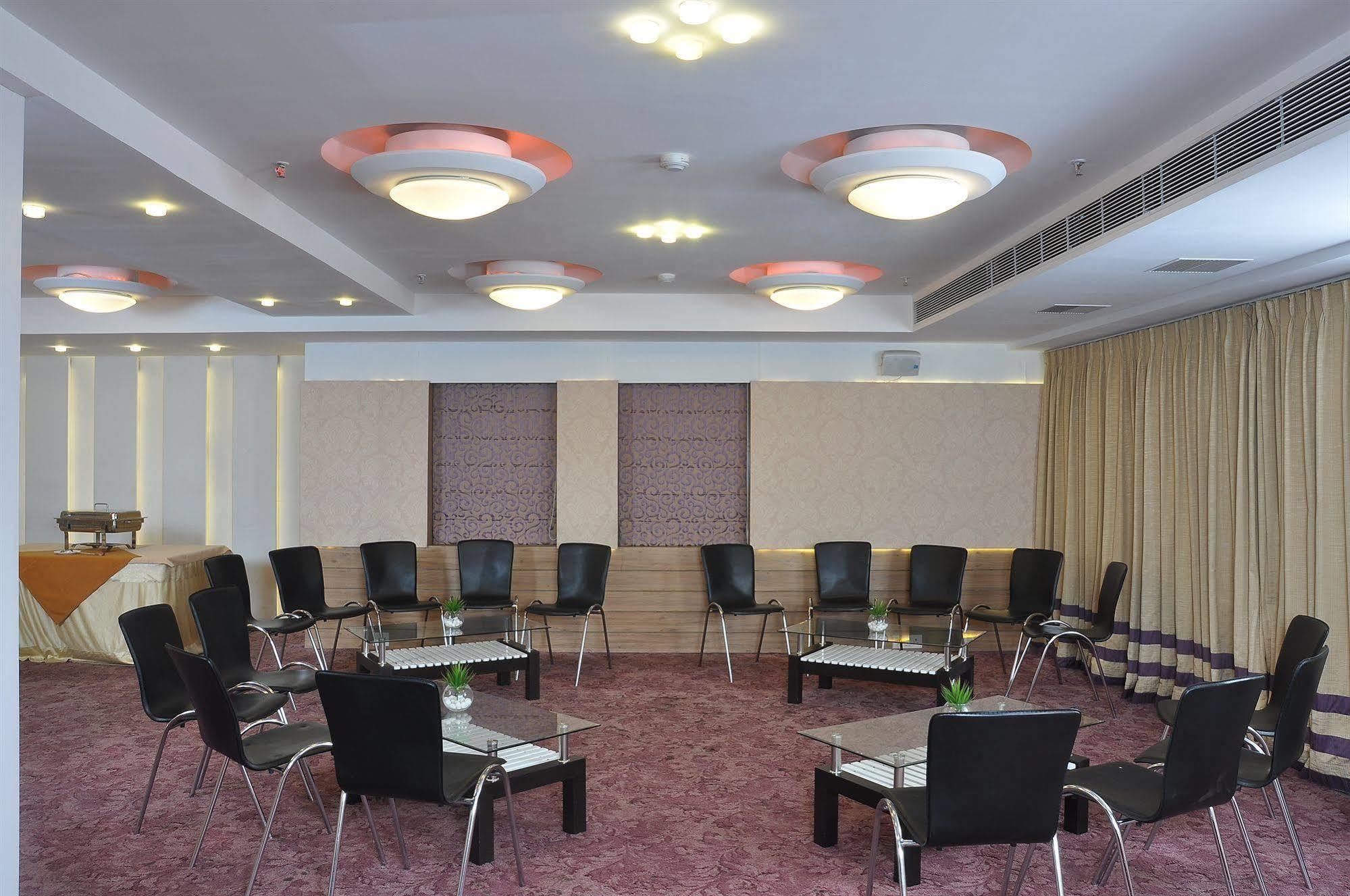 Hotel Niharika Calcutta  Esterno foto