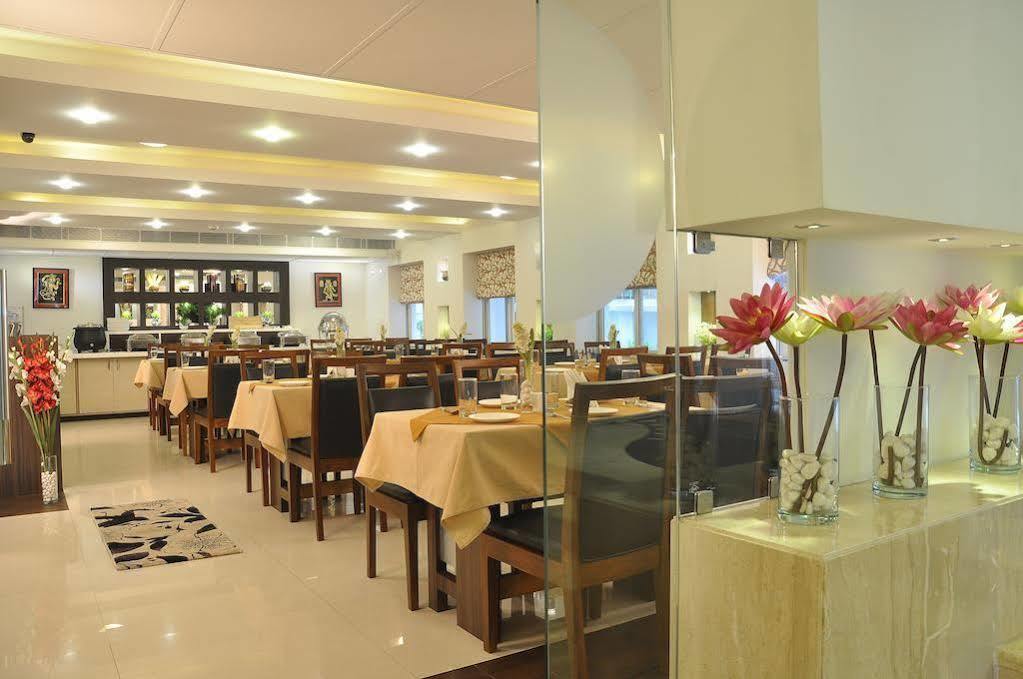 Hotel Niharika Calcutta  Esterno foto